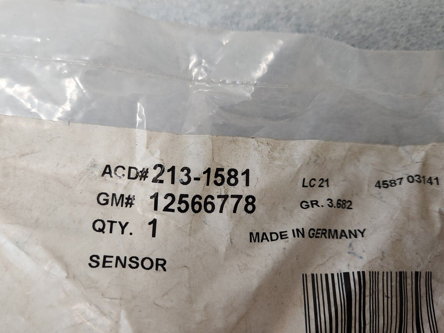 NEW OEM 2004-2017 GM Engine Coolant Temperature Sensor 12566778 12639899