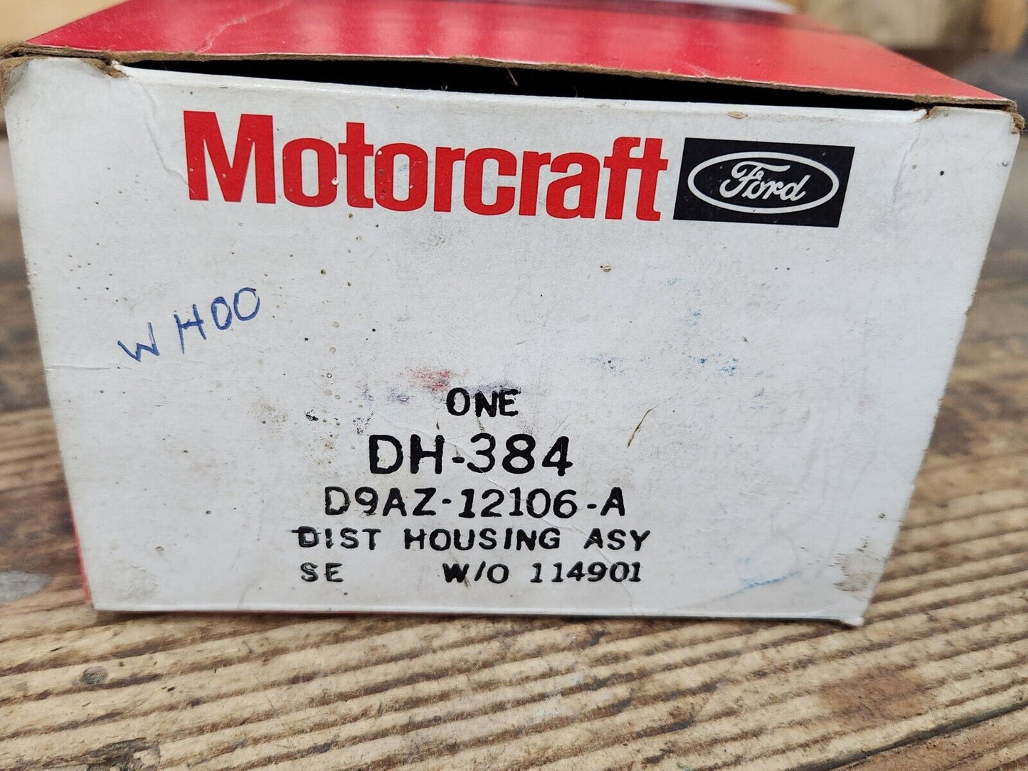 NOS OEM 1979 - 1982 Ford 351W Distributor Cap D9AZ-12106-A DH-384