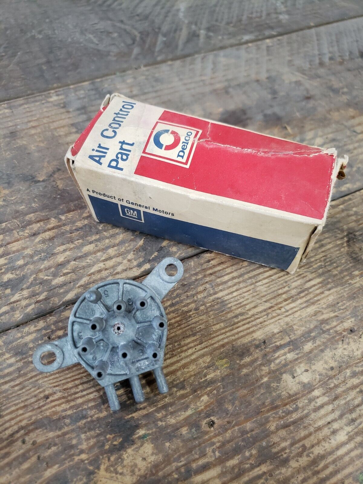 NOS OEM GM DELCO HEATER VALVE ASSEMBLY 1977-1981 BONNEVILLE FLEETWOOD 16005586