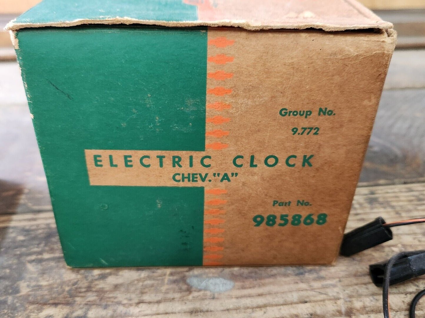 NOS 1964 Chevelle Malibu SS Dash clock assembly 2 4 door 300 Coupe Conv. 985868