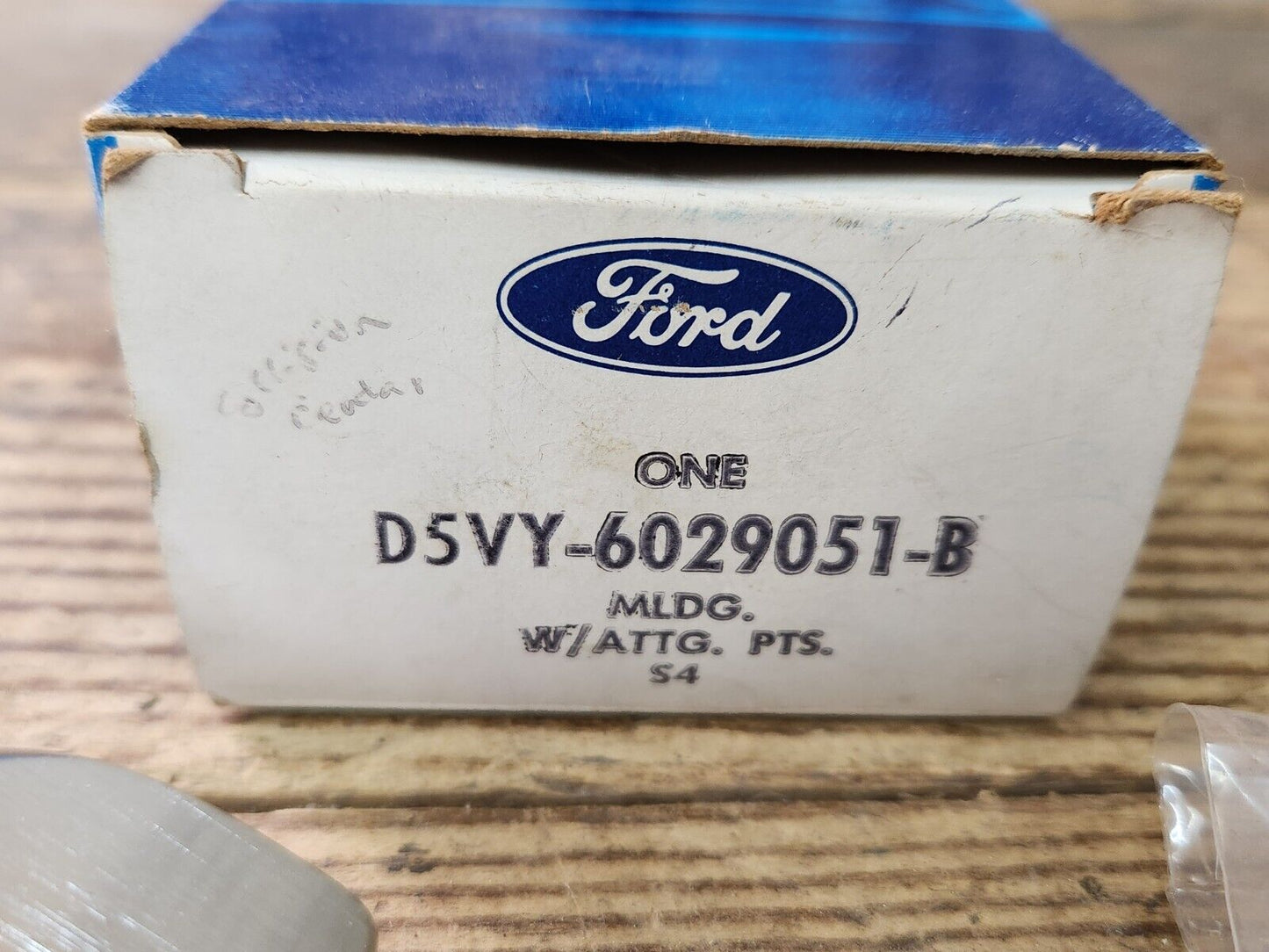 NEW NOS 1975 - 1977 Lincoln Quarter Panel Moulding Short LH Part# D5VY-6029051-B