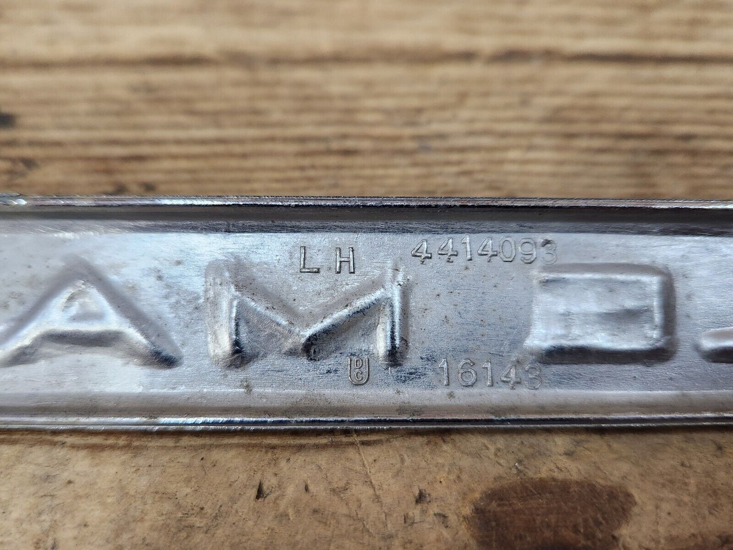 1964 1965 PONTIAC LEMANS L.H. DRIVER FENDER EMBLEM OEM GM 4414093