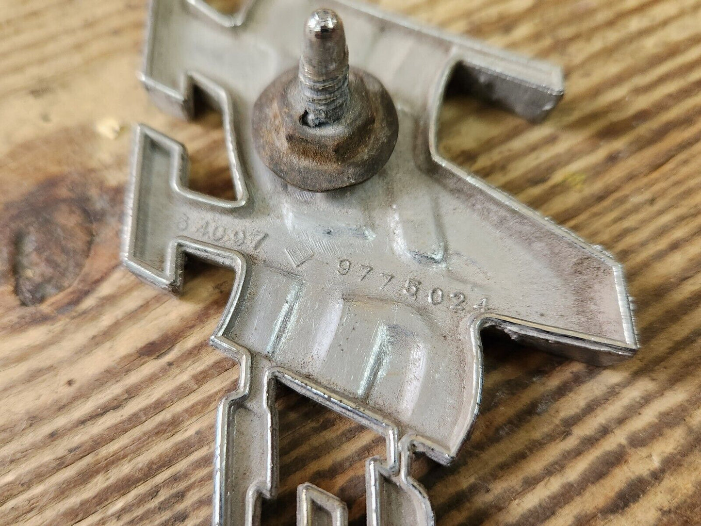 1963-1967 Pontiac emblem 326-V8 #64096 9776023