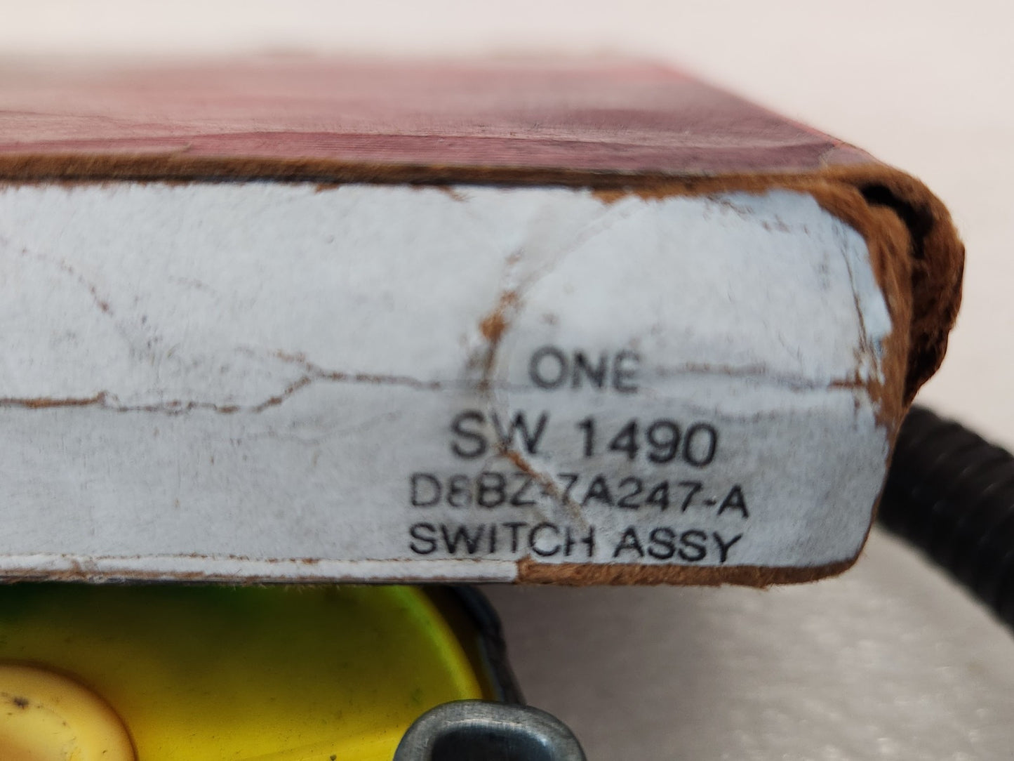 5685012