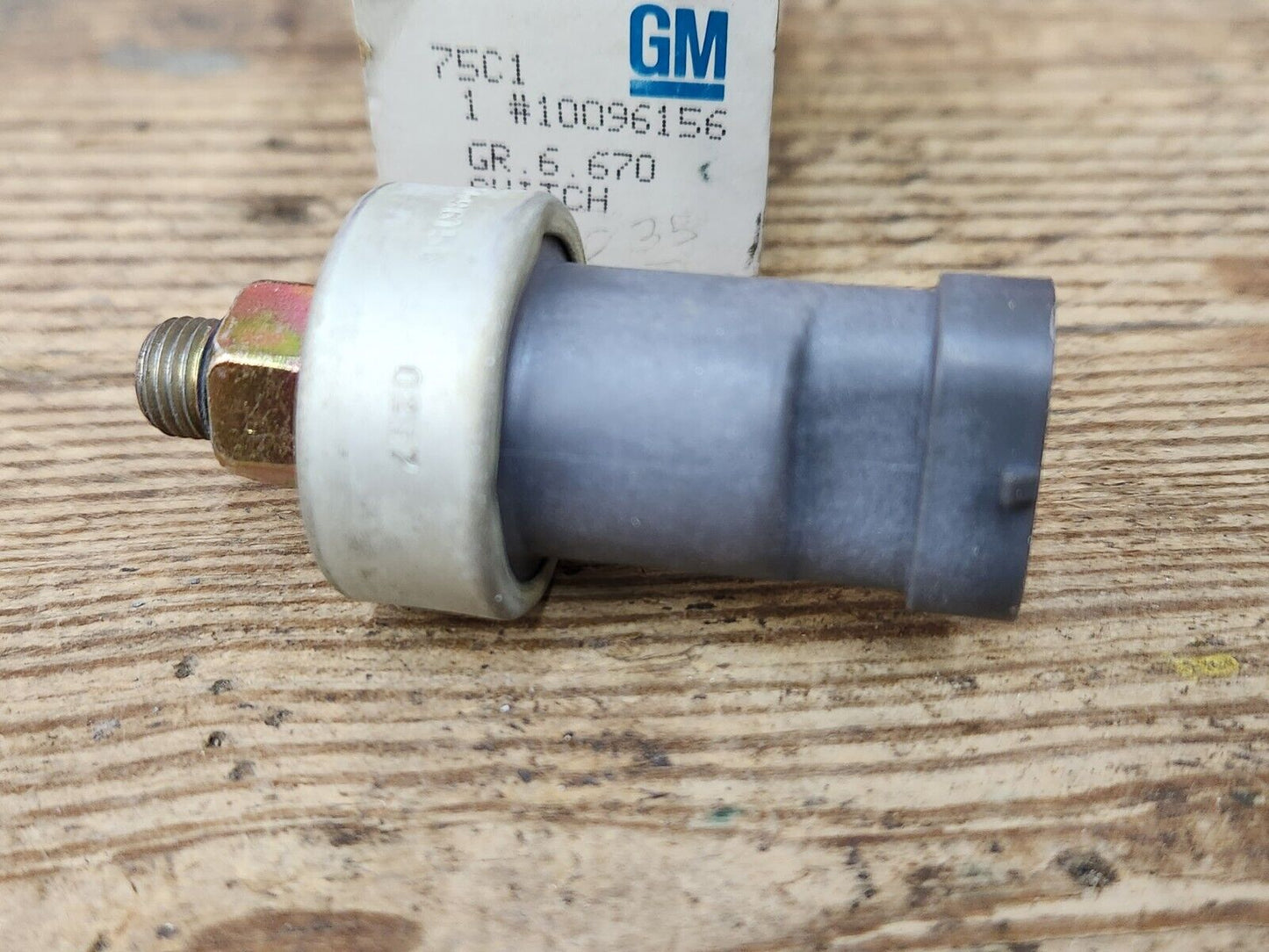 NOS Genuine GM 1987 1988 Impala Throttle Lever Actuator Pressure Switch 10096156