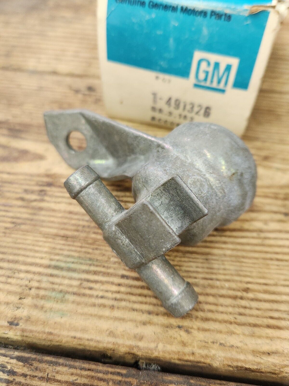 NOS OEM GM 1973 1974 SD 455 Super Duty 455 Pontiac Fuel Accumulator 491326