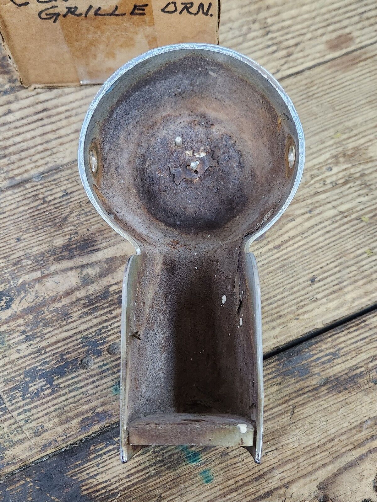 1958 FORD FAIRLANE 500 SKYLINER FRONT GRILLE BAR CENTER GUARD ORNAMENT