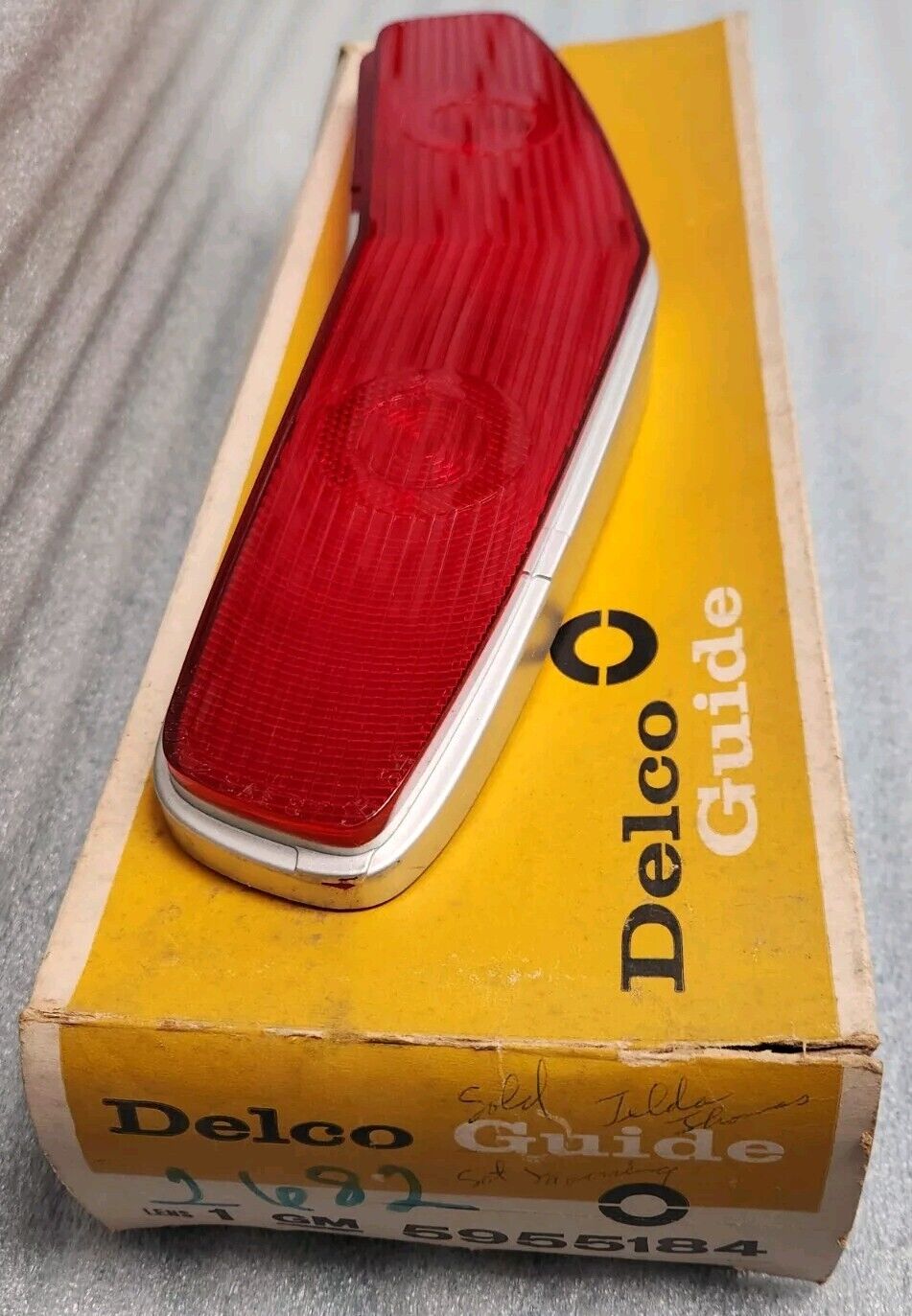 NOS OEM GM GUIDE 1964 Pontiac Catalina RH Tail Light Lens Ventura 2+2