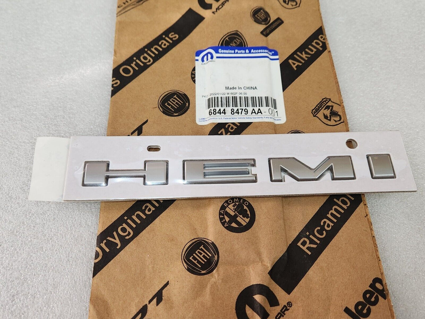 NEW GENUINE 2020-2024 Dodge Durango R/T Silver HEMI Fender Nameplate OEM Mopar