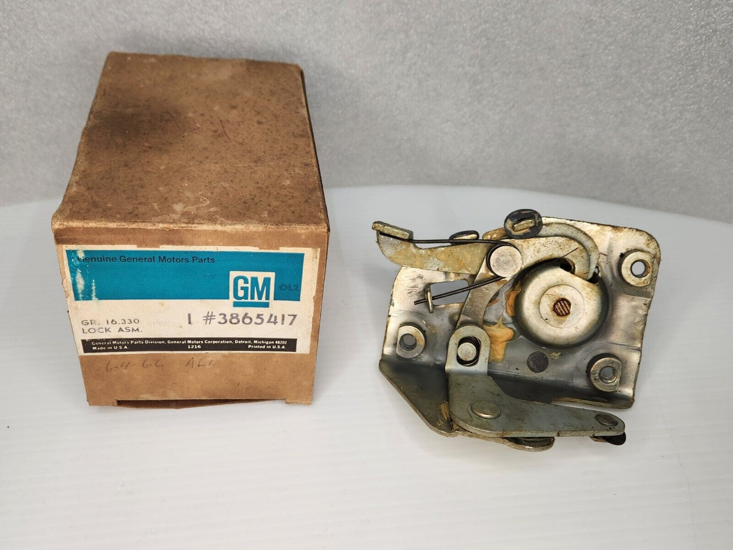 NOS OEM GM 1964-1966 CHEVROLET GMC TRUCK LEFT HAND DOOR LOCK ASSEMBLY 3865417