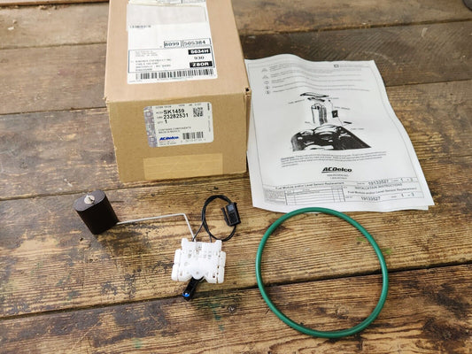 New GM OEM Fuel Gauge Sending Unit 2017-2021 XT5 Acadia Traverse Blazer 23282531