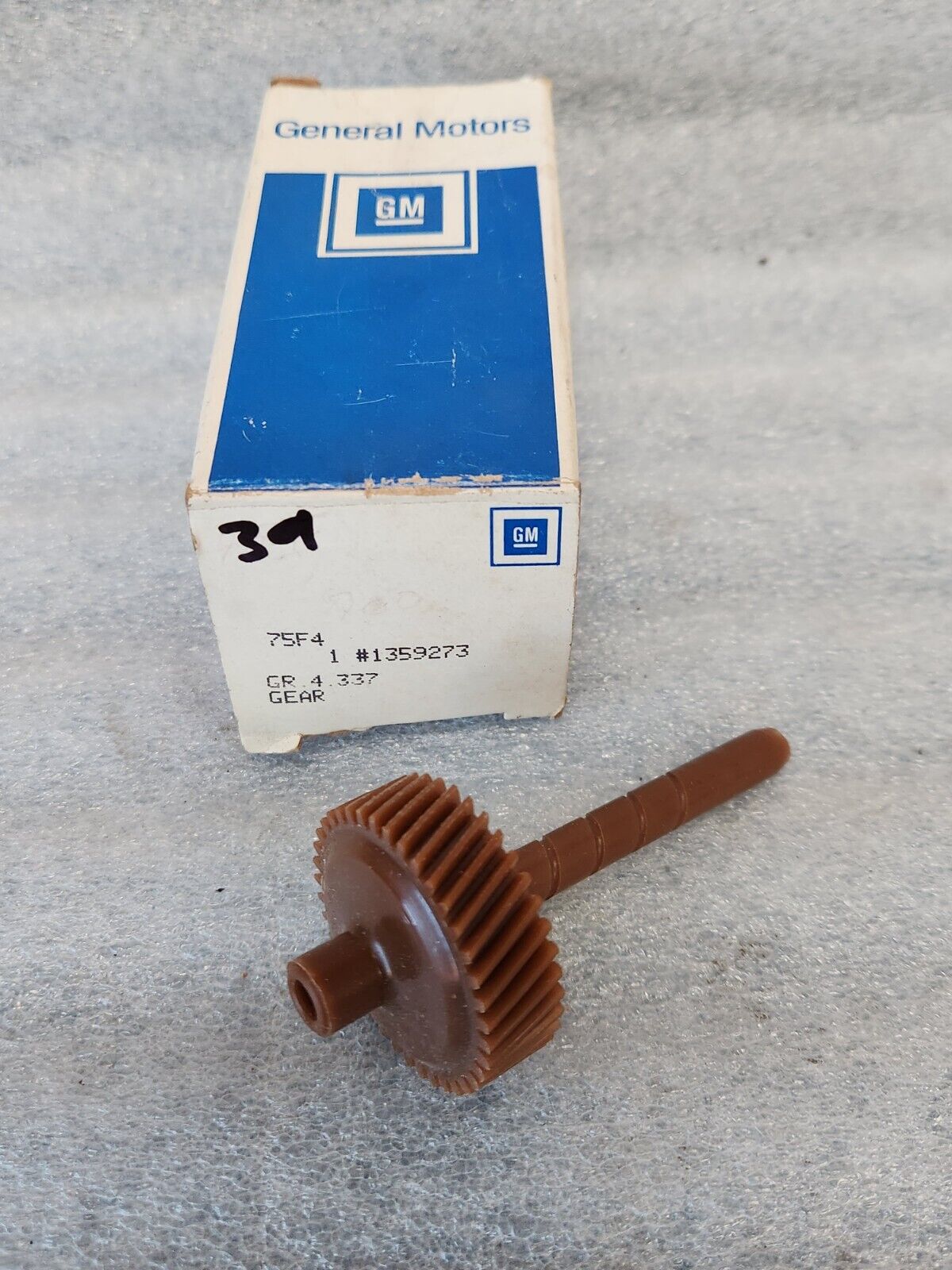 NOS OEM 39 Tooth Speedometer Gear GM # 1359273 NEW Brown