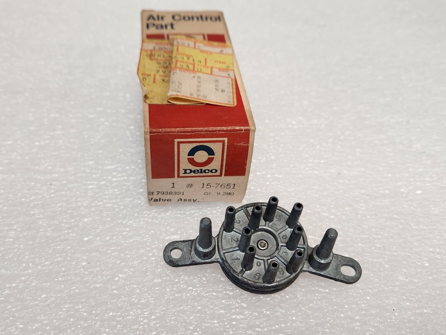 NOS OEM 1973 Chevy Truck Air Conditioning Vacuum Select Valve 7938391 GM 15-7651