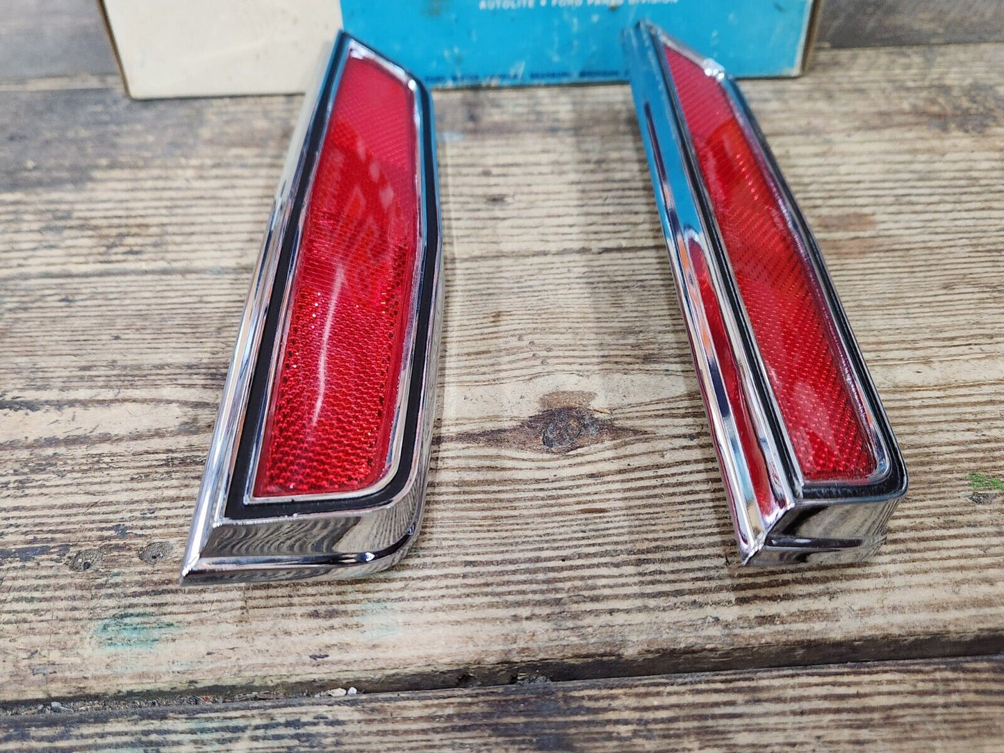 NOS 1969 FORD RANCHERO REAR SIDEMARKER LIGHT REFLECTOR PAIR R&L C8AZ-13380-B