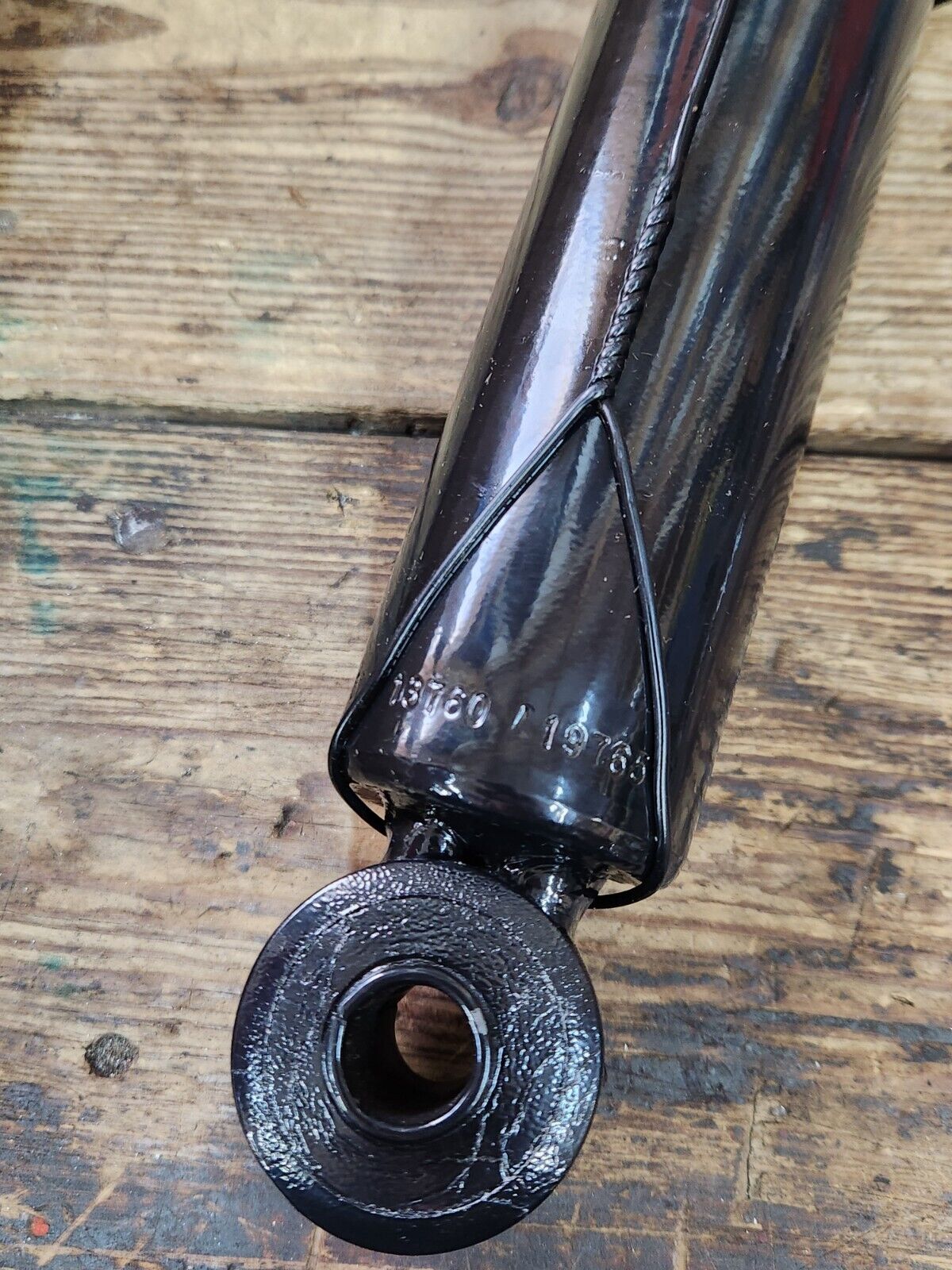 NEW GM 2007-2010 Chevrolet GMC Silverado Sierra SLT Rear Shock Absorber 25870984