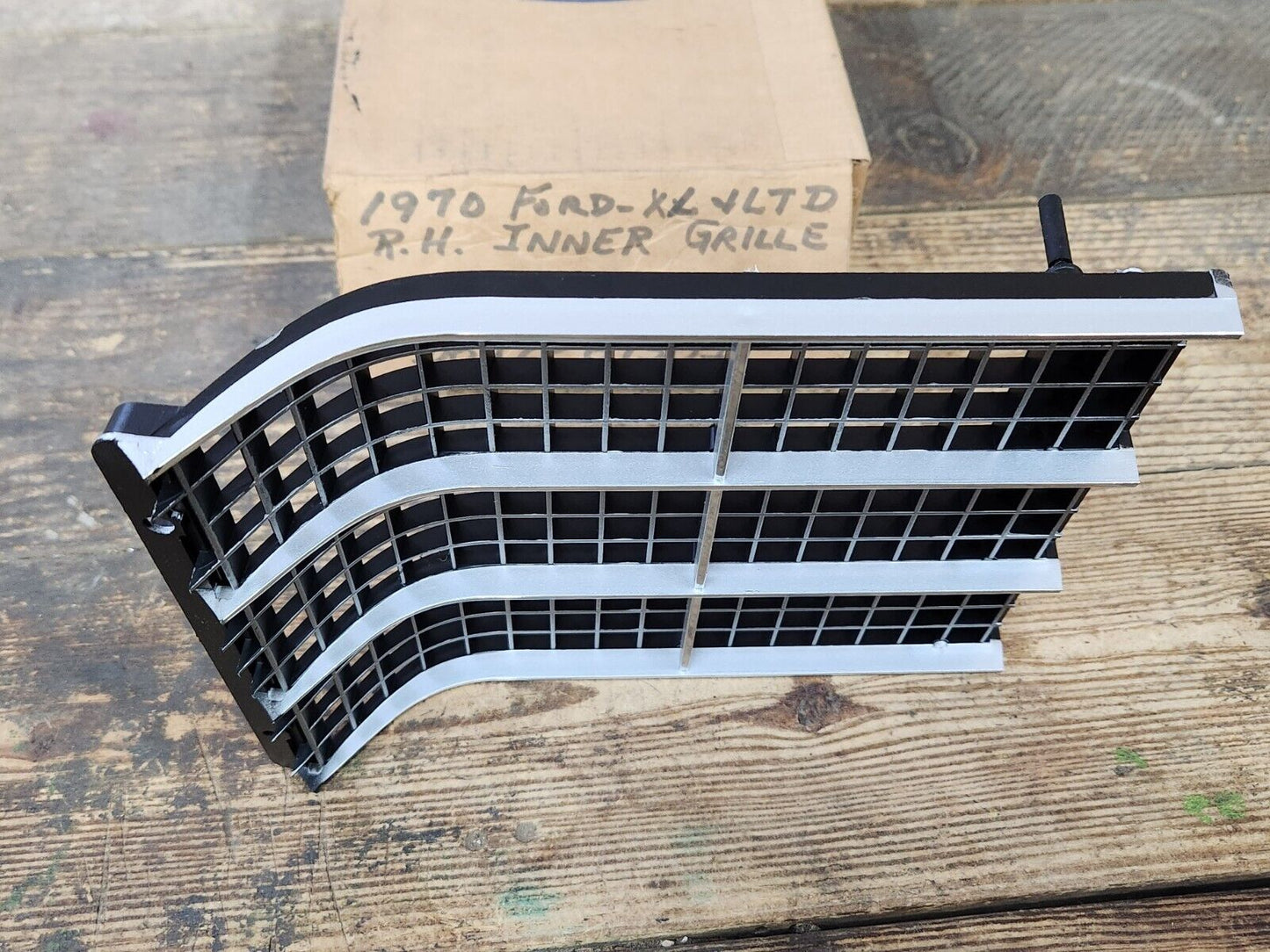 NOS OEM 1970 Ford Galaxie XL LTD RH Pass Inner Grille D0AZ-8150-B