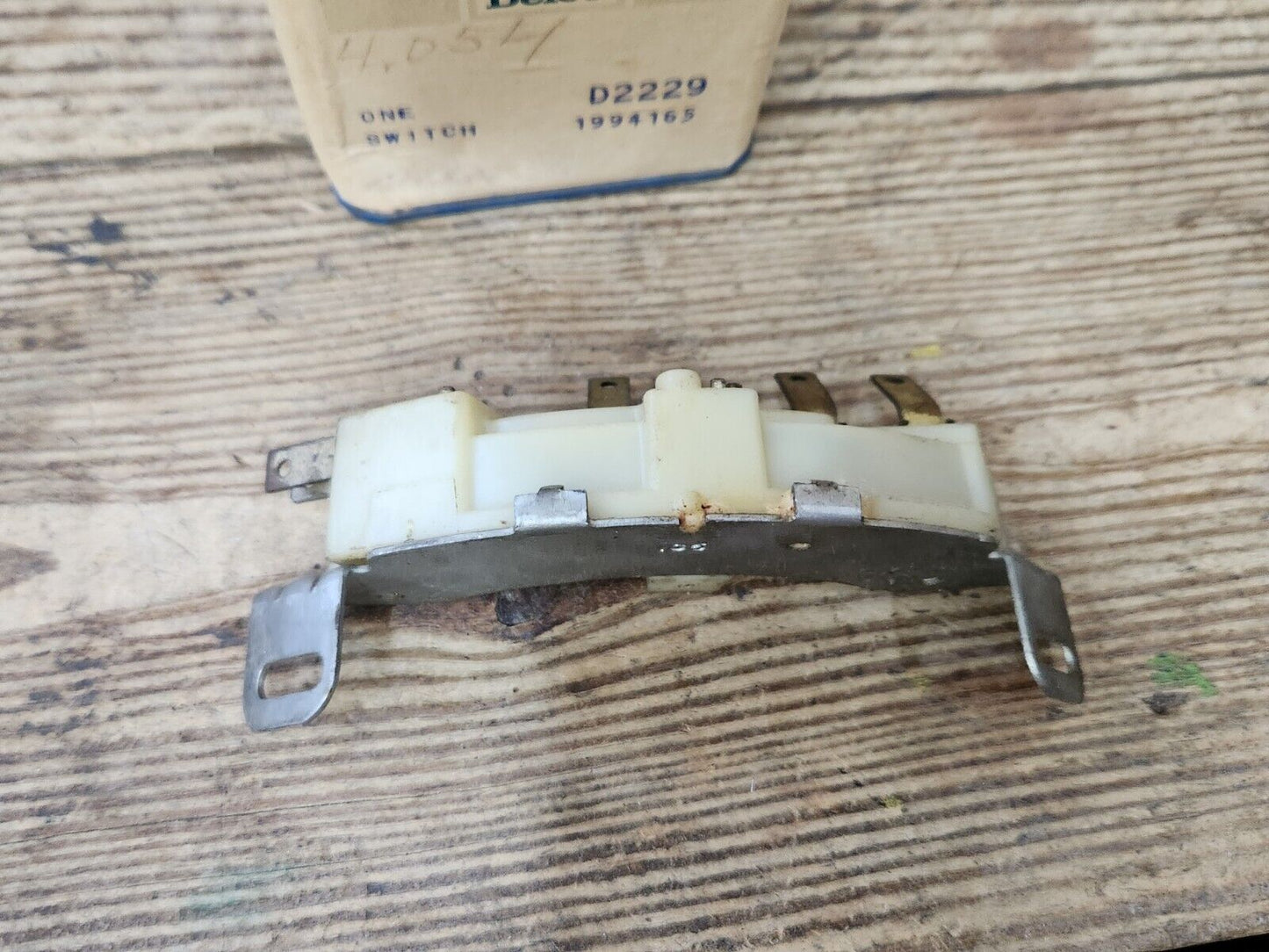 NOS 1974 75 CHEVY VEGA MONZA STARFIRE NEUTRAL SAFETY BACKUP SWITCH W/AT 1994165
