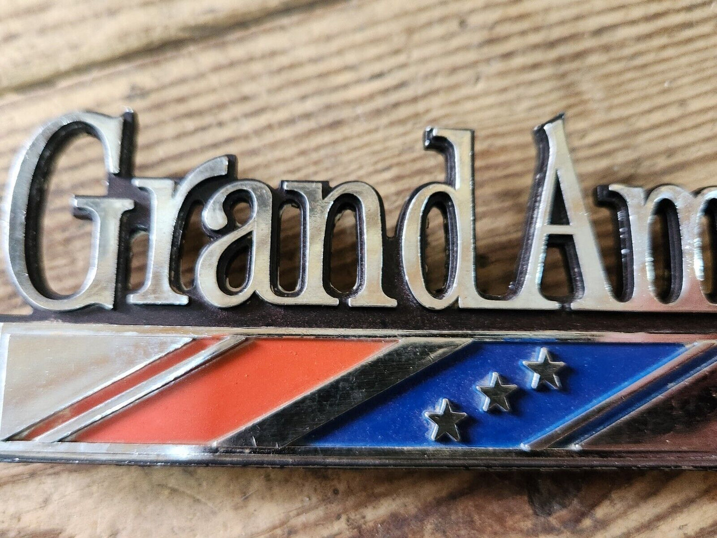 1974 PONTIAC GRAND AM TRUNK LID EMBLEM OEM 9676369 GM
