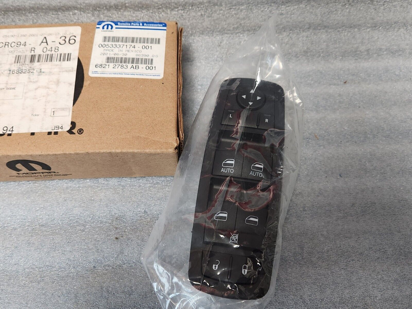 NEW MOPAR 13-15 RAMS FRONT LH DRIVER DOOR MASTER POWER WINDOW SWITCH 68212783AB