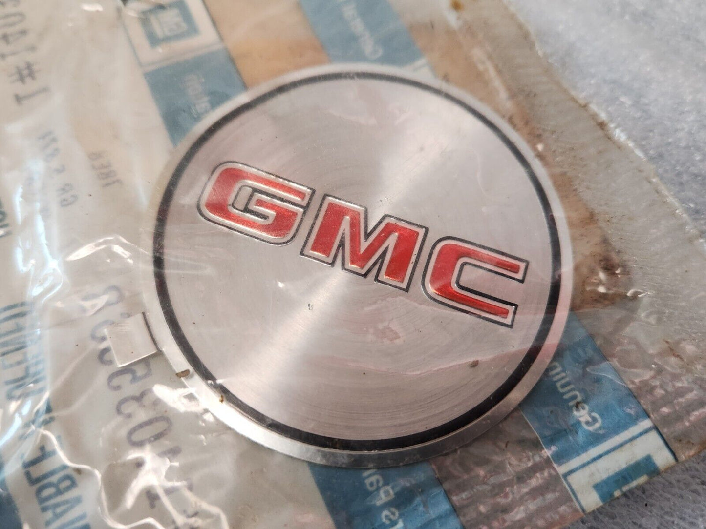 NOS GM 1982-91 GMC Sonoma Jimmy Safari Rally Wheel Center Cap Insert GM 14035568