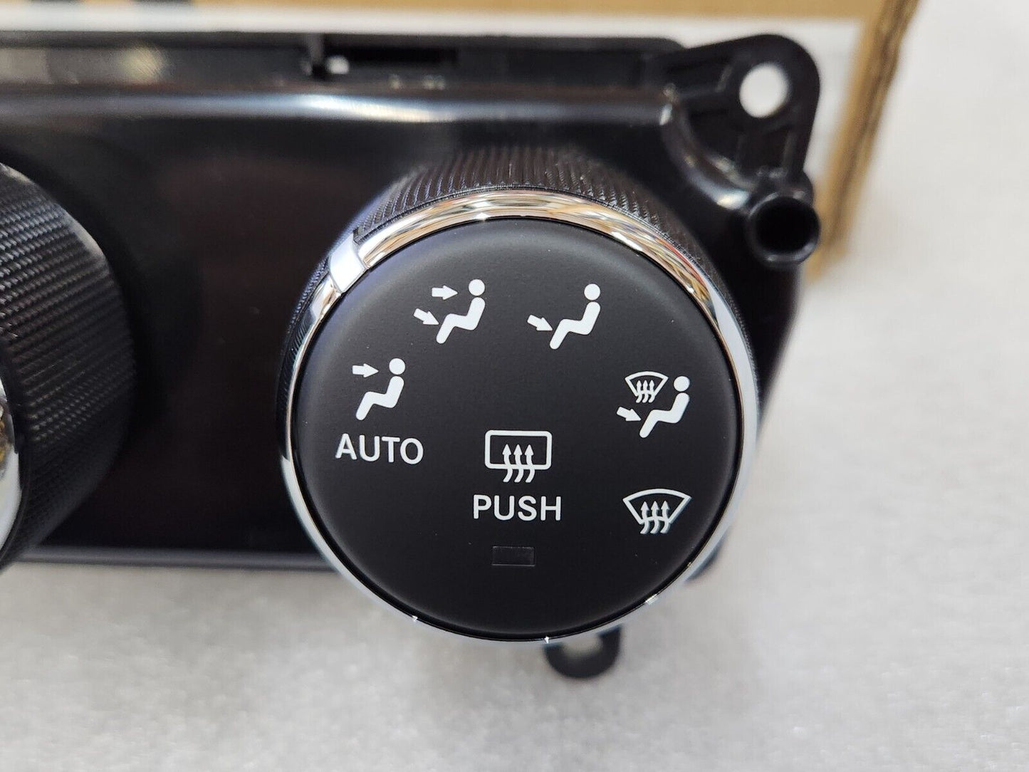 NEW OEM 10-17 JEEP COMPASS PATRIOT A/C HEATER CLIMATE TEMP CONTROL 55111133AG