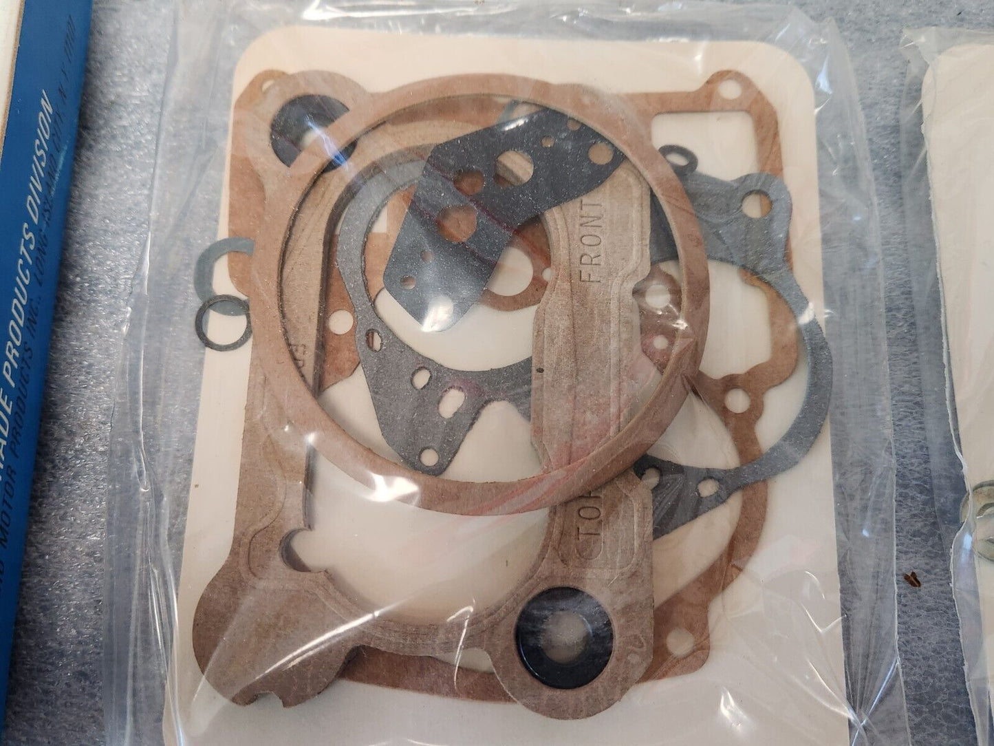 NEW 1974-1975 Chevy GMC Truck 350 Carburetor Rebuild Kit Rochester 2GV 2 Barrel