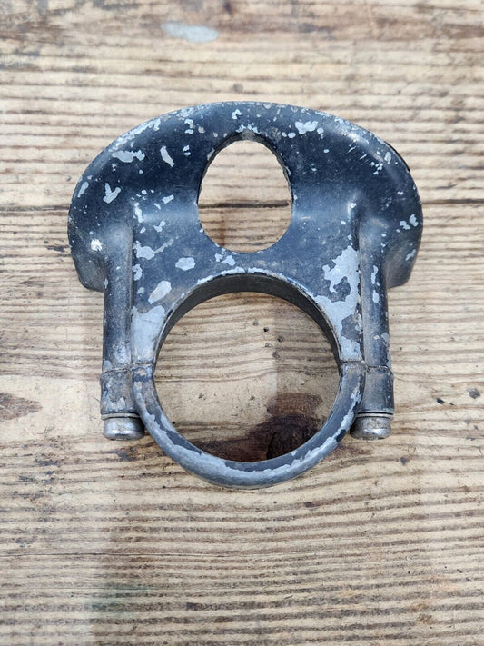 1949 1950 CHEVROLET STYLELINE FLEETLINE COUPE STEERING COLUMN SUPPORT BRACKET