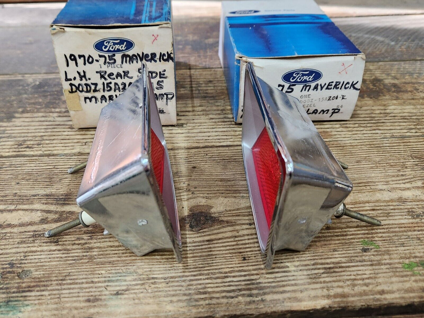 NOS PAIR 1970-1975 Ford Maverick Grabber Comet GT REAR QUARTER SIDE MARKER LAMP