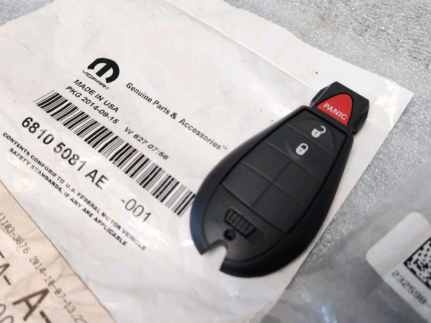 NEW OEM MOPAR 2014-2021 JEEP CHEROKEE KEYLESS REMOTE KEY FOB 3 Button 68105081AE