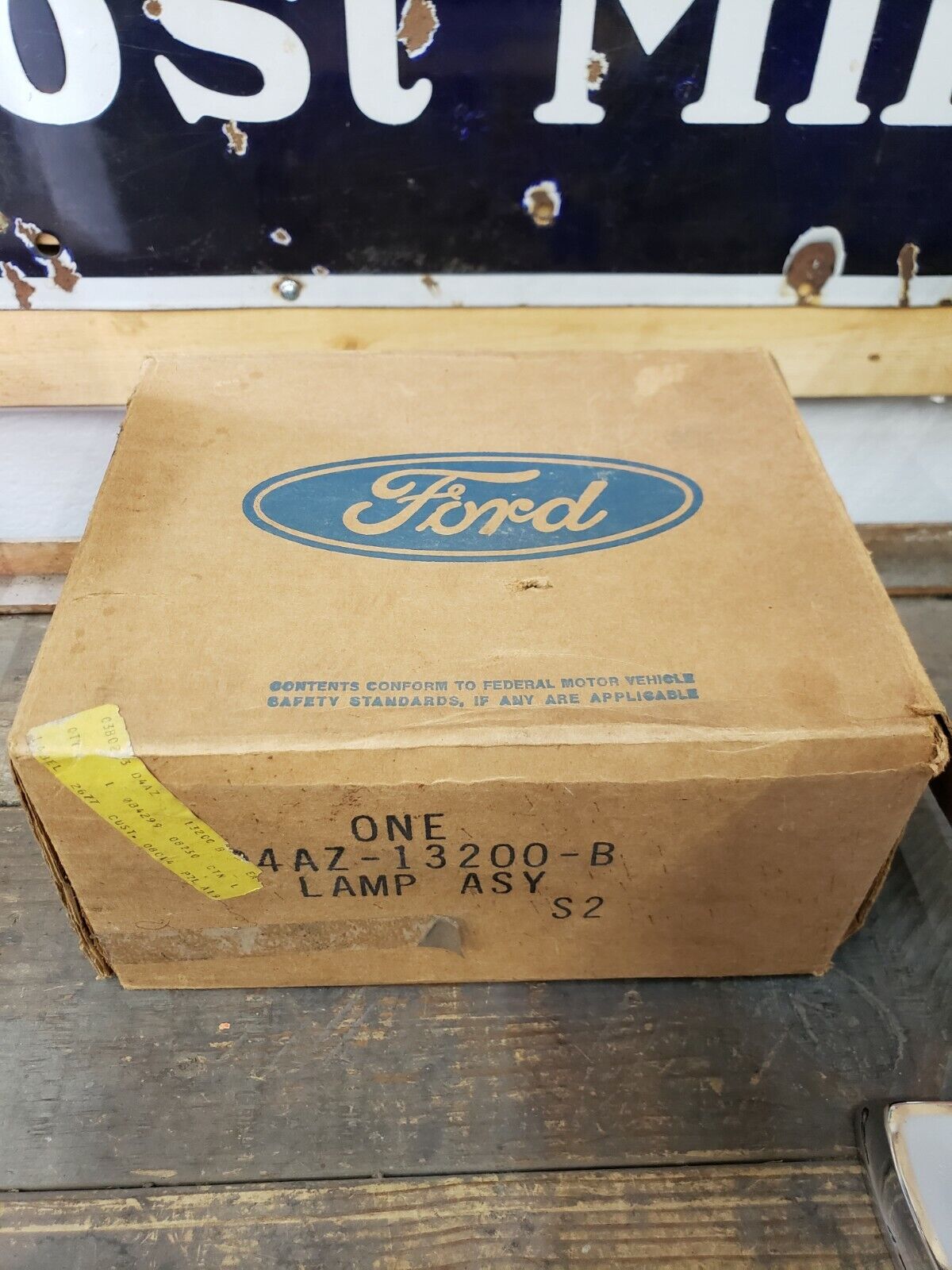 NOS 1974 Ford LTD Country Squire Front right marker lamp assembly D4AZ 13200B