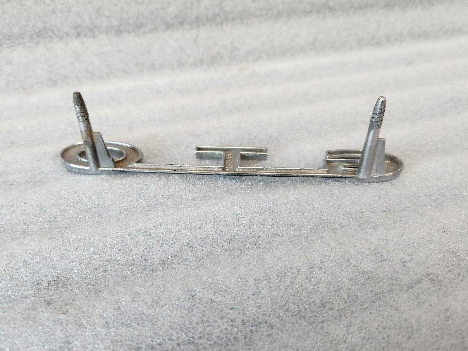 7681627