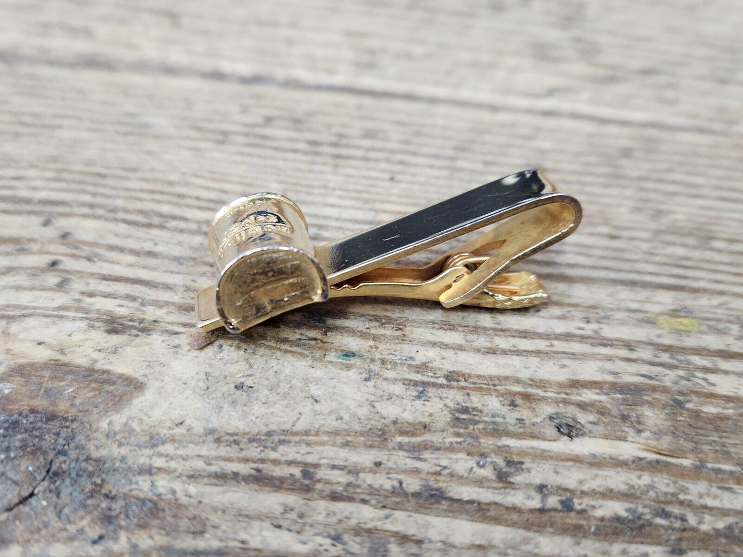 Gold Mobile Oil & Gas Super Oil Can Vintage ENAMEL Tie Bar Clip standard socony