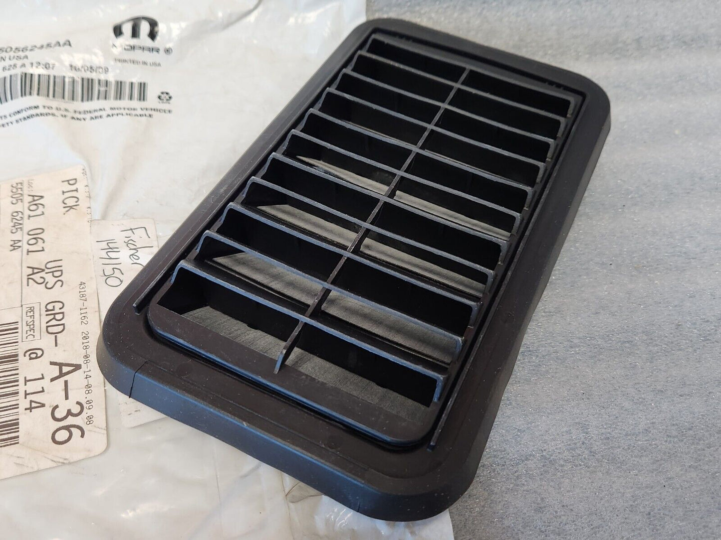 NEW Genuine Mopar 01-11 Dodge Dakota Cab Exhauster 55056245AA