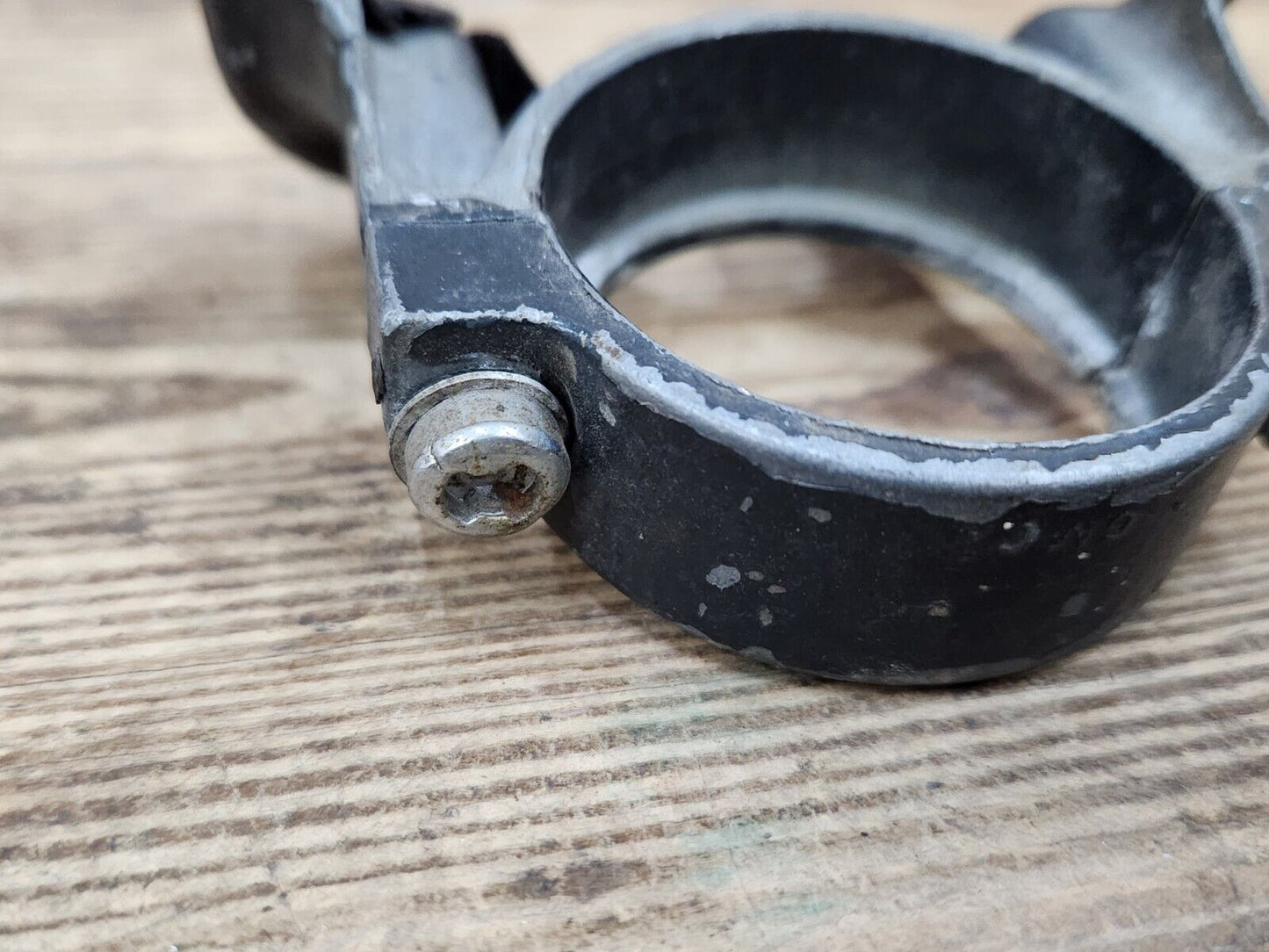 1949 1950 CHEVROLET STYLELINE FLEETLINE COUPE STEERING COLUMN SUPPORT BRACKET