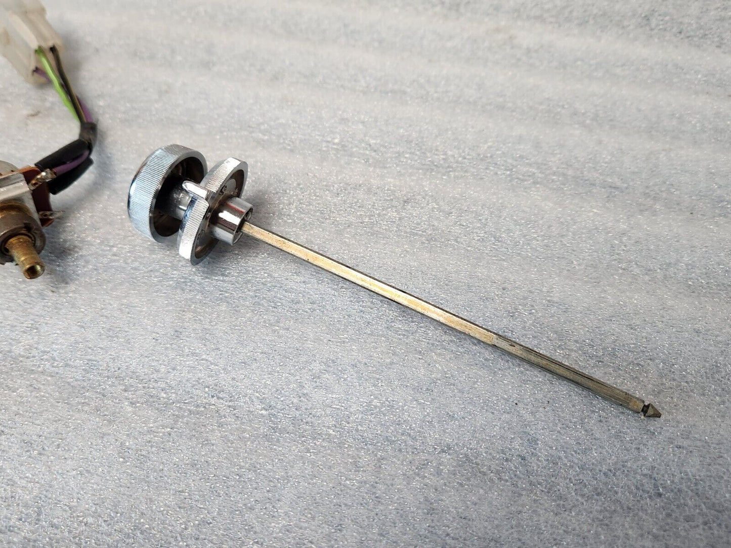 1976-79 CADILLAC SEVILLE HEADLIGHT SWITCH W/ TWILIGHT SENTINEL KNOB BEZEL SHAFT