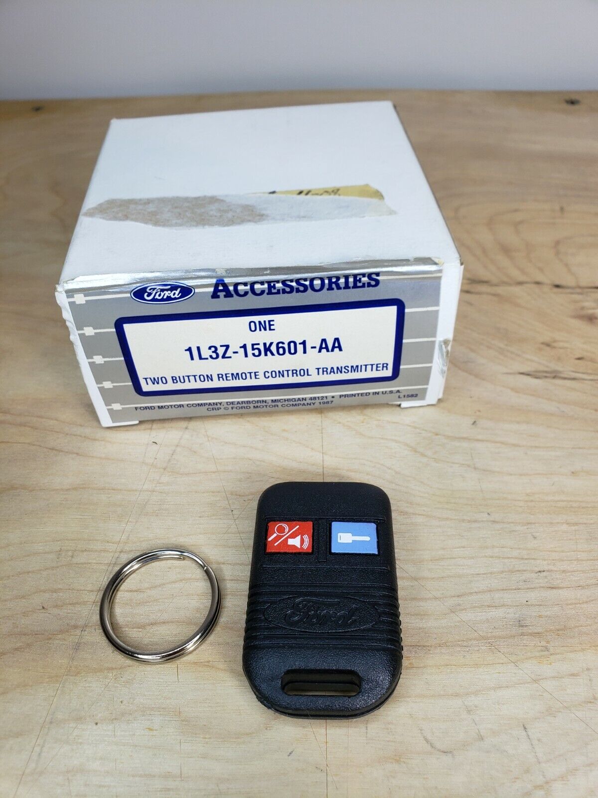 NOS OEM 2002 2003 2004 Ford Escape Keyless Entry 2 Button Fob 1L3Z-15K601-AA