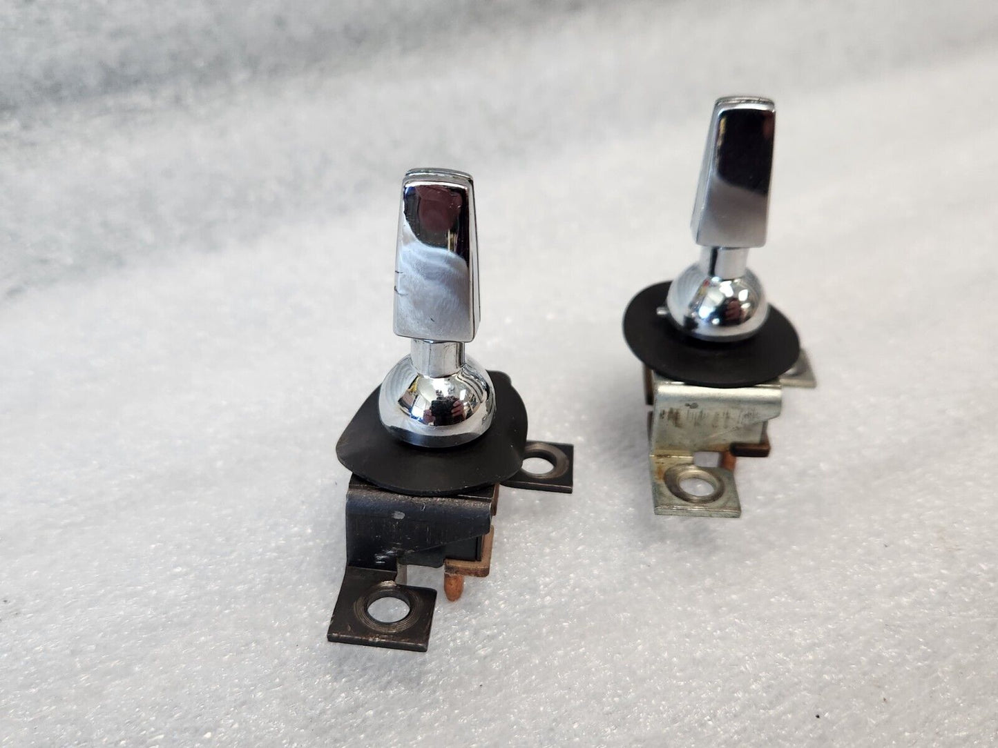 1978 1979 BUICK LESABRE ELECTRA ELECTRIC REAR WINDOW DEFOGGER SWITCH 1260862