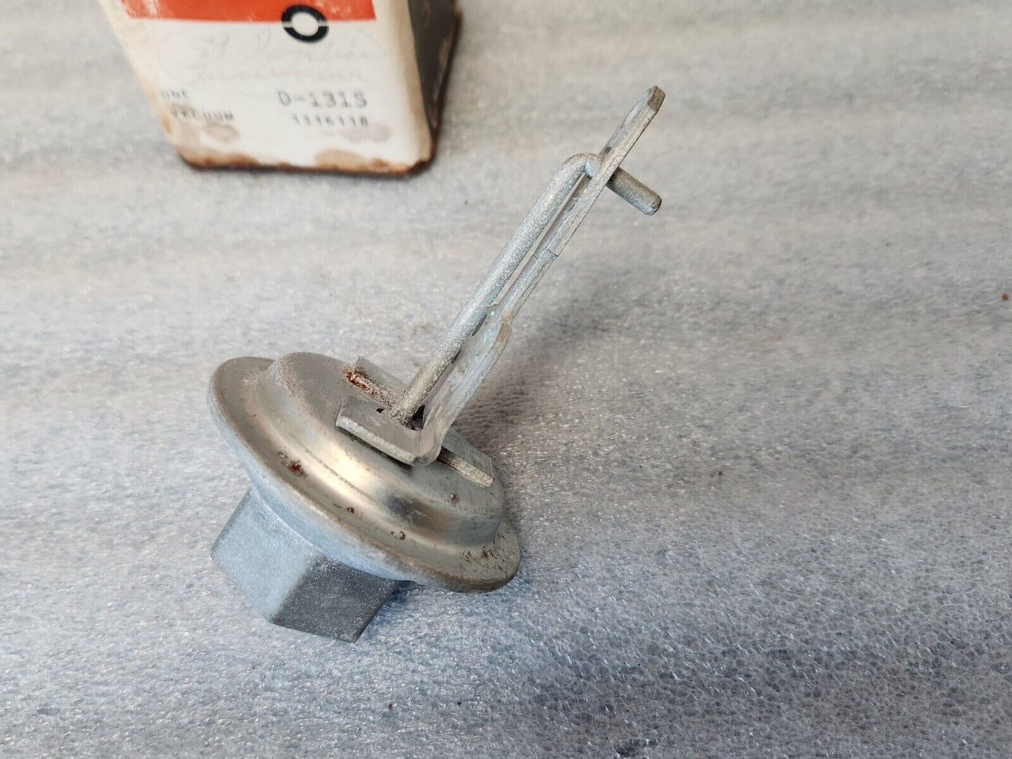 NOS OEM DELCO REMY 1957 1958 CHEVY CORVETTE VACUUM ADVANCE D1315 1116118