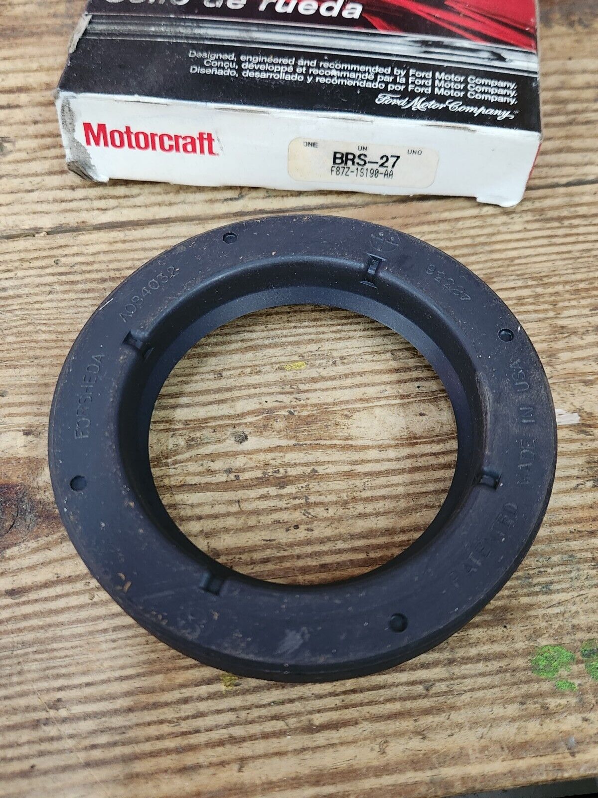 NOS 1996-2003 Ford Ranger 4WD Front wheel bearing grease seal F87Z-1S190-AA