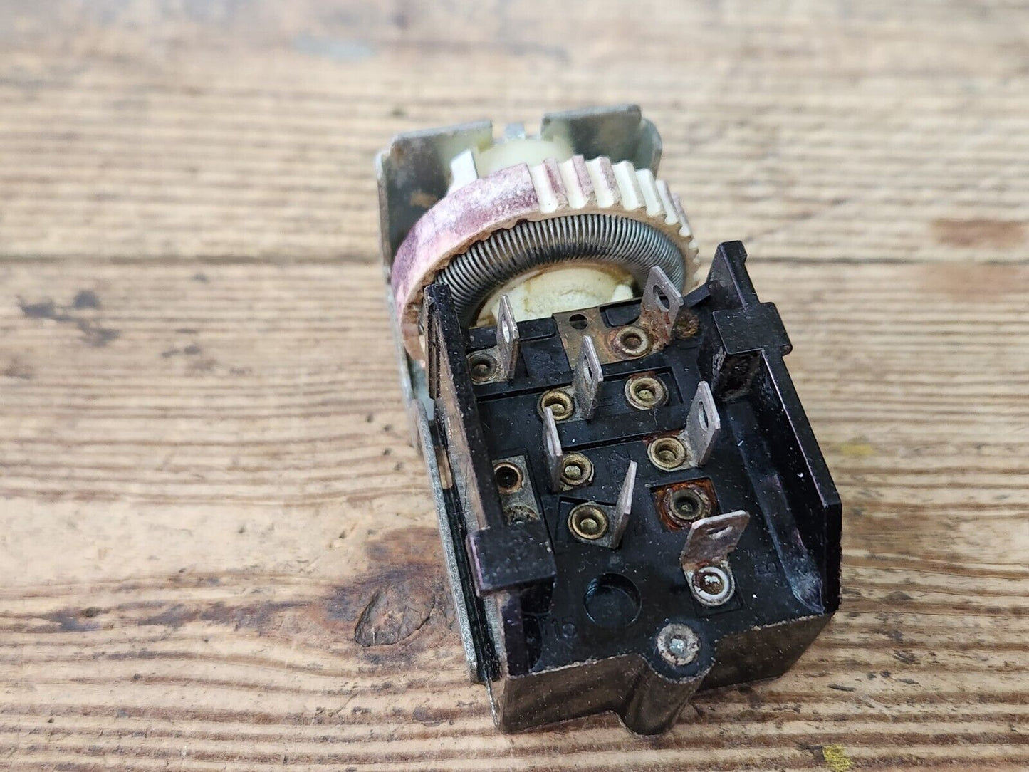 NOS 1974-1978 PLYMOUTH CHRYSLER DODGE STANDARD HEADLIGHT LAMP SWITCH DS-146