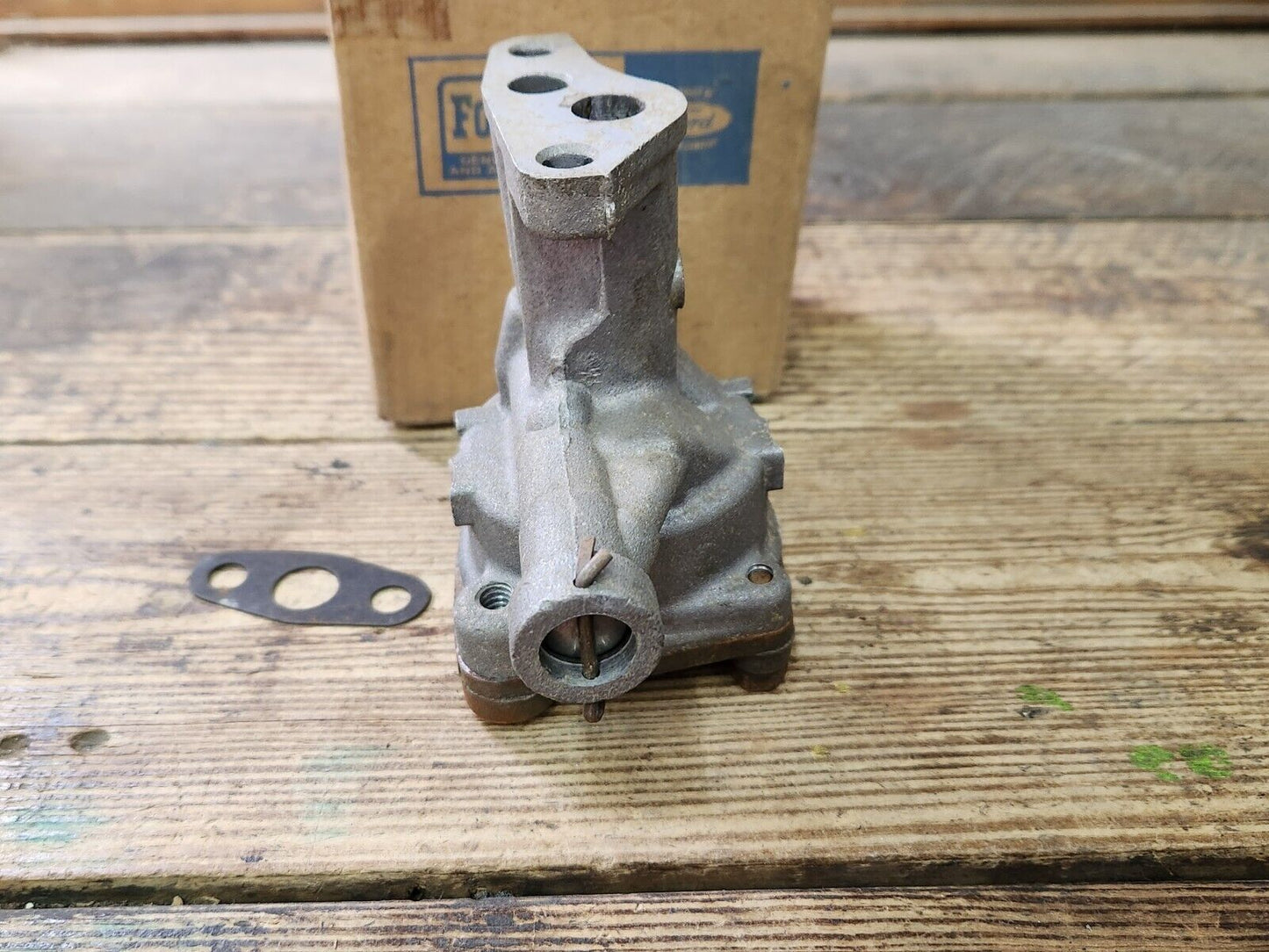 NOS OEM 1960 1961 Ford Falcon Ranchero Mercury Comet 144 170 6-CYLINDER OIL PUMP