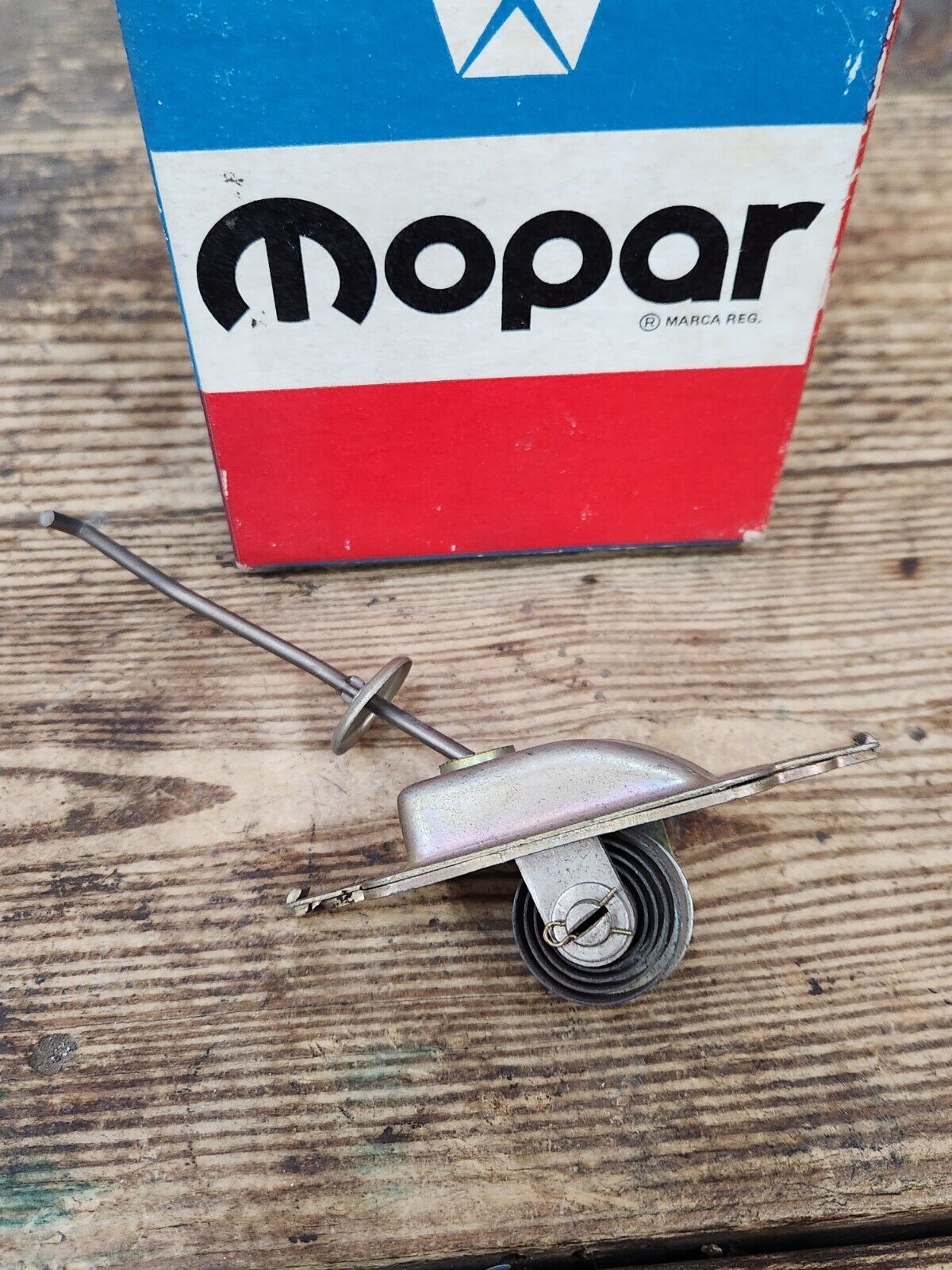 NOS OEM MOPAR 2863843 1968 1969 CHOKE  CARTER 2 BBL 273 318