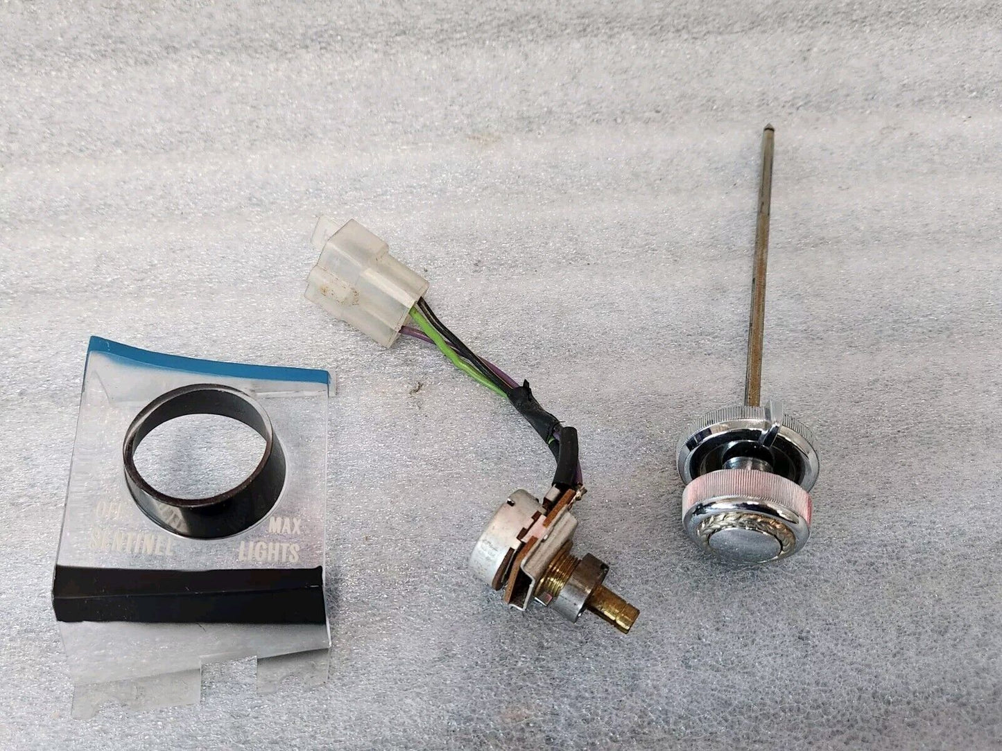 1976-79 CADILLAC SEVILLE HEADLIGHT SWITCH W/ TWILIGHT SENTINEL KNOB BEZEL SHAFT