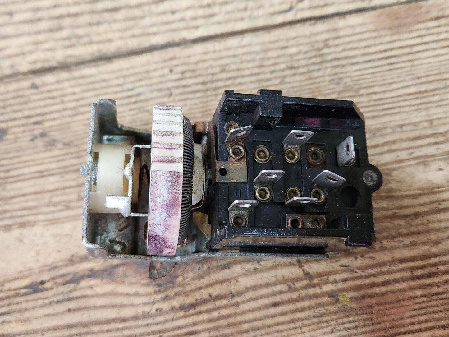 NOS 1974-1978 PLYMOUTH CHRYSLER DODGE STANDARD HEADLIGHT LAMP SWITCH DS-146