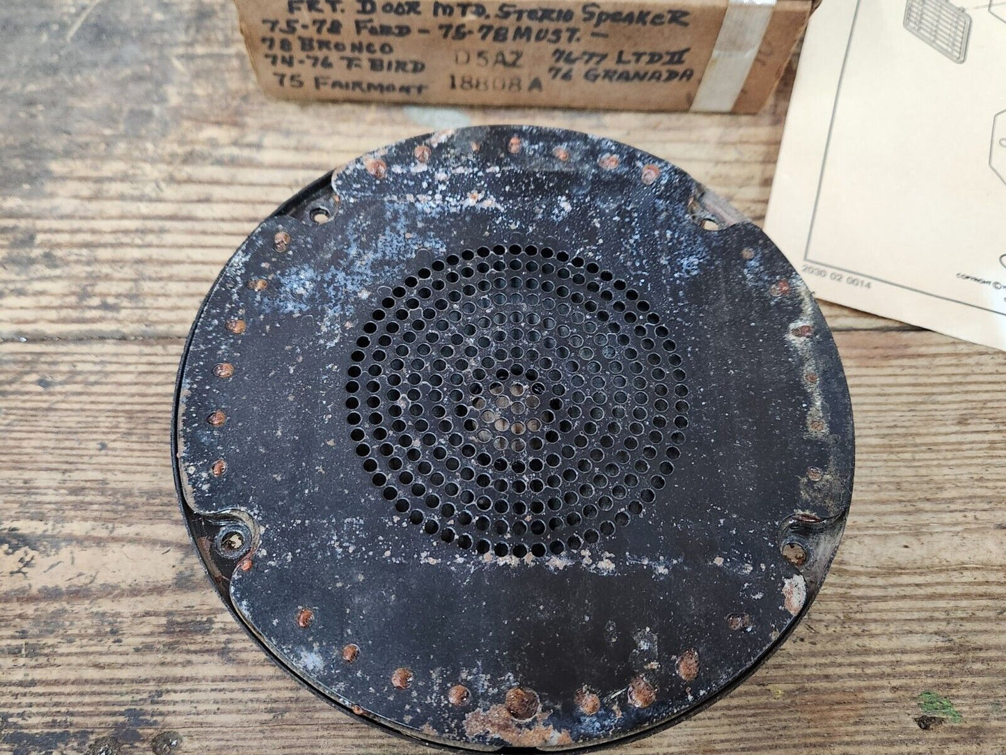 NOS OEM 75-78 FORD CAR MUSTANG TBIRD LTD 78 BRONCO FRT DOOR SPEAKER D5AZ-18808-A
