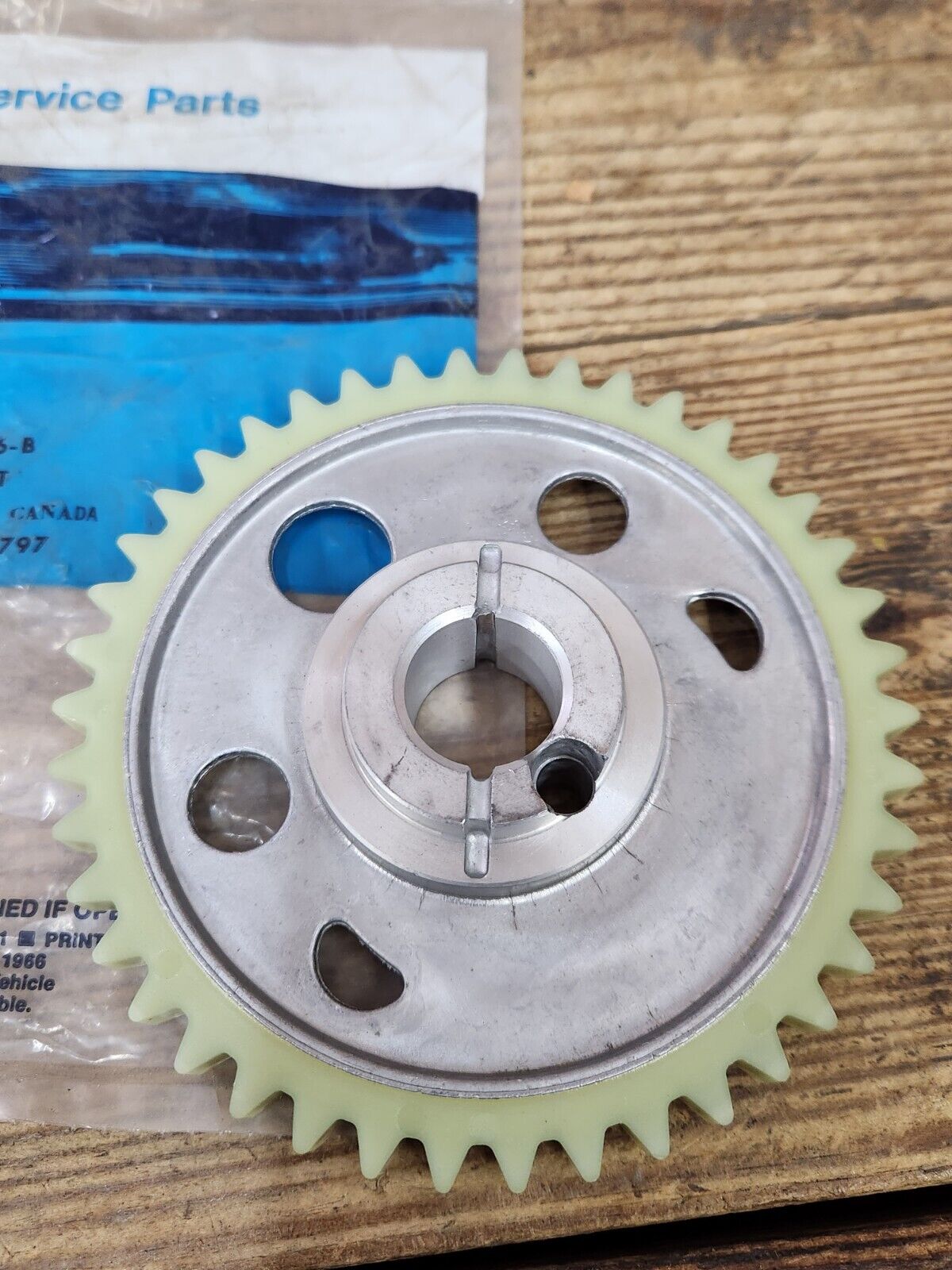 1985-88 BRONCO E&F TRUCKS LTD TBIRD ENGINE CAM TIMING SPROCKET FORD D3AZ-6256-B