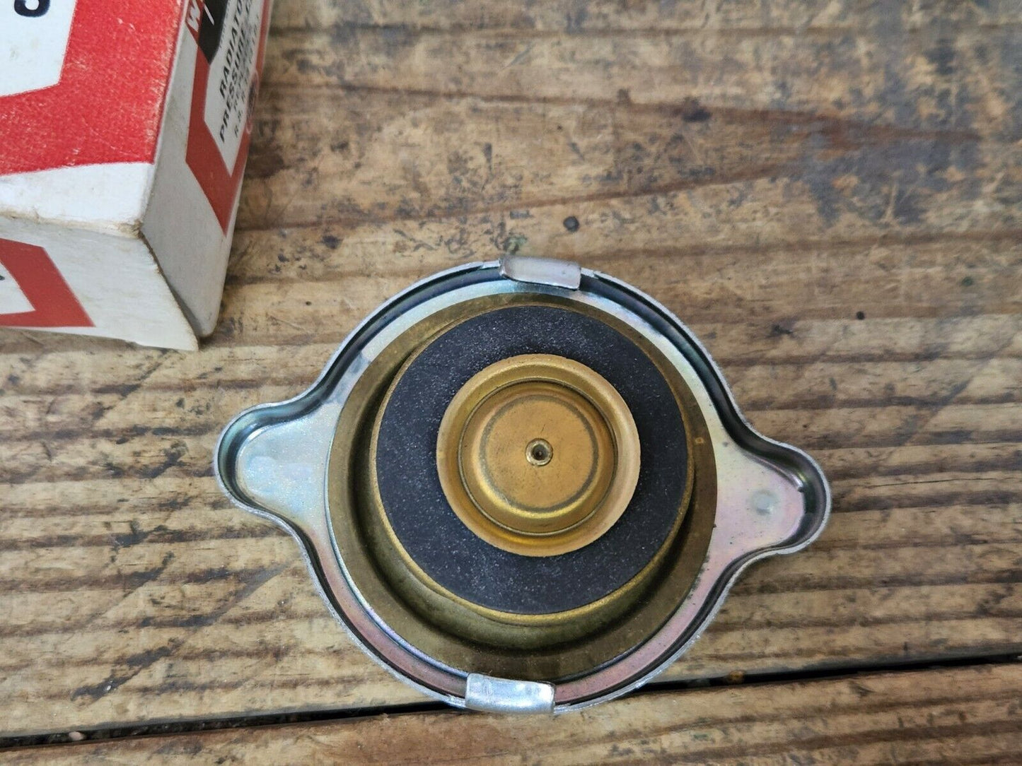 NOS Wynns Radiator Pressure Cap R-8 R-14 4lb 48-53 Chevy Pontiac 53-55 Corvette