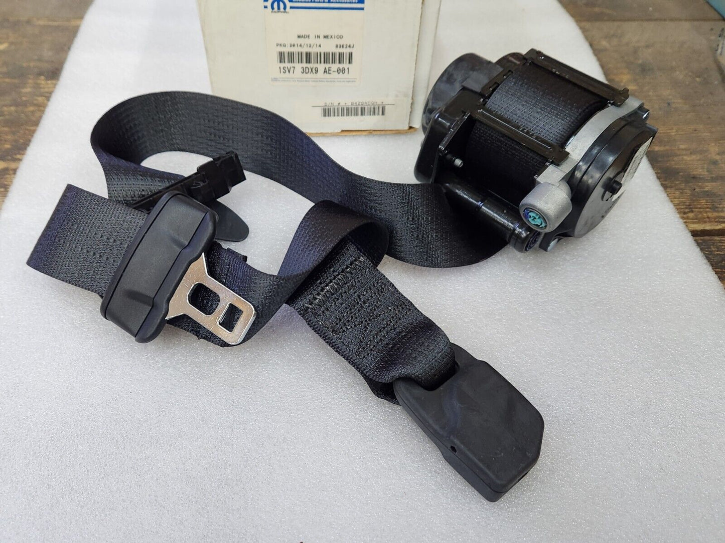 NEW OEM 2013-2016 Dodge Dart Front LH Driver Side Seat Belt Retractor 1SV73DX9AE