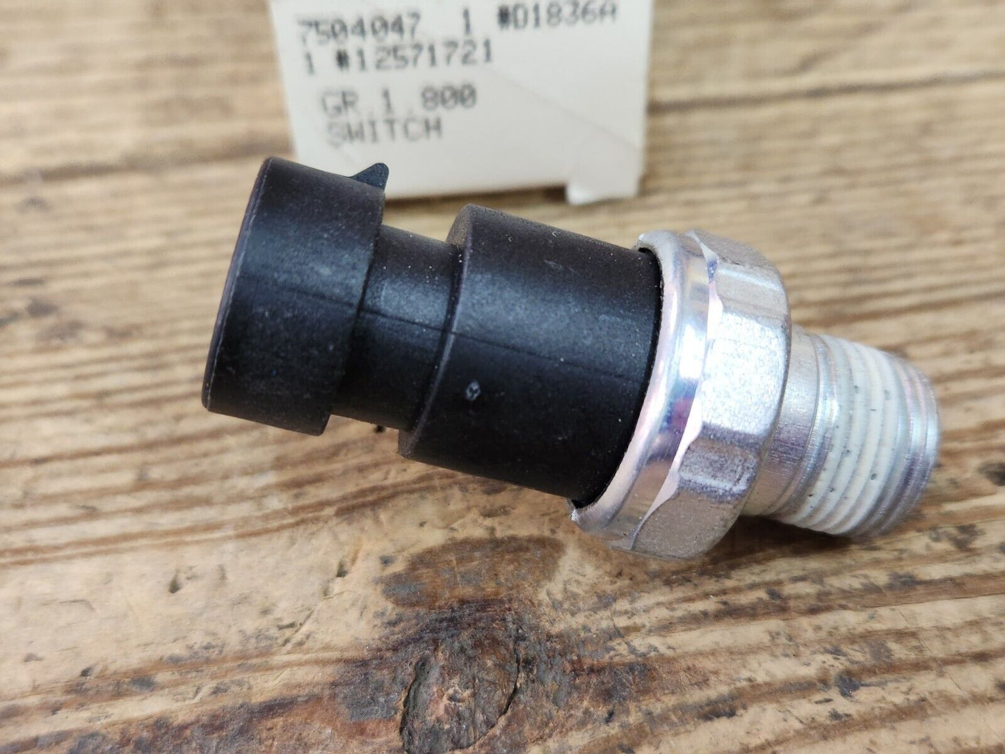 1995-2011 DeVille DTS Eldorado SeVille Lucerne GM Oil Pressure Switch 12635958