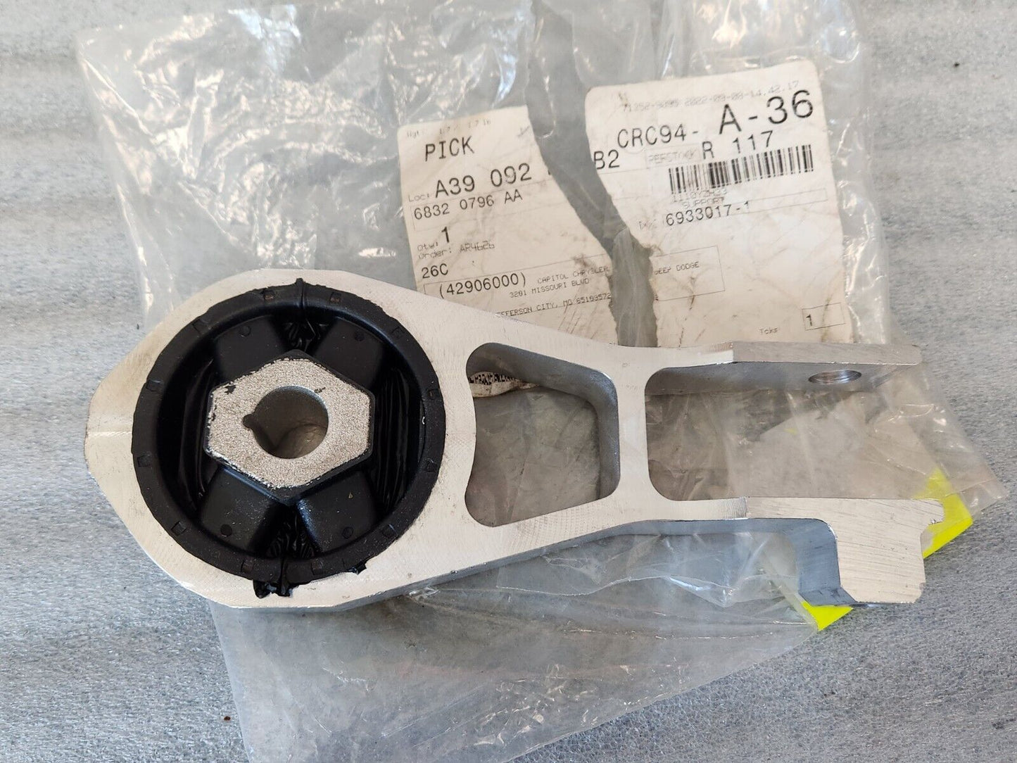 15-22 RAM PROMASTER CITY ENGINE SUPPORT MOUNT BRACKET OEM NEW MOPAR 68320796AA